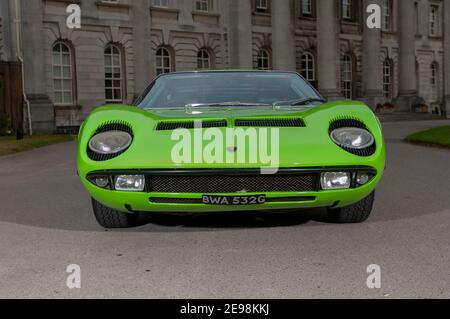 Super modèle Twiggy Lamborghini Miura S la super voiture originale Et un classique italien Banque D'Images