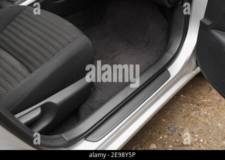 Intérieur de la voiture, tapis de sol passager Banque D'Images