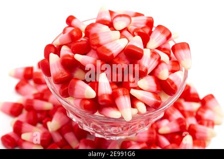 Maïs de la Saint-Valentin rouge rose et blanc isolé Un arrière-plan blanc Banque D'Images