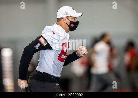 Tampa, États-Unis. 02 février 2021. Tampa Bay Buccaneers Tight End Rob Gronkowski court pendant l'entraînement de football de la NFL, vu ici dans une image publiée par la NFL, le mardi 2 février 2021 à Tampa, Floride les Buccaneers affronteront les Kansas City Chiefs dans le Super Bowl 55. (Tori Richman/Tampa Bay Buccaneers via AP/Sipa USA) **usage crédit-éditorial obligatoire seulement** crédit: SIPA USA/Alay Live News Banque D'Images