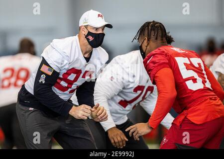 Tampa, États-Unis. 02 février 2021. Tampa Bay Buccaneers Tight End Rob Gronkowski court pendant l'entraînement de football de la NFL, vu ici dans une image publiée par la NFL, le mardi 2 février 2021 à Tampa, Floride les Buccaneers affronteront les Kansas City Chiefs dans le Super Bowl 55. (Tori Richman/Tampa Bay Buccaneers via AP/Sipa USA) **usage crédit-éditorial obligatoire seulement** crédit: SIPA USA/Alay Live News Banque D'Images