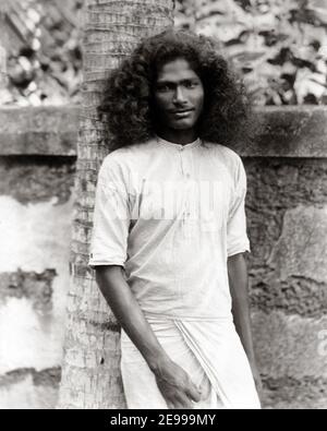 Photographie de la fin du XIXe siècle - Jeune Homme, Ceylan, Sri Lanka Banque D'Images