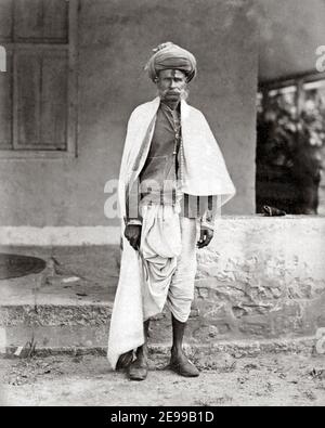 Photographie de la fin du XIXe siècle - Homme hindou, Poona, Pune, État du Maharashtra, Inde Banque D'Images