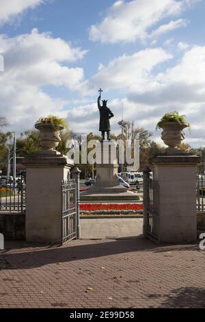 Vue de l'arrière du monument à Stefan cel Mare. Une statue de Stefan cel Mare ou de Stephen III de la Moldavie 1433-1504 se dresse à l'entrée du parc Banque D'Images