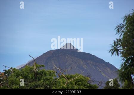 Île de Pico, sommet de la montagne Pico, Açores, paysage, célèbre. Banque D'Images