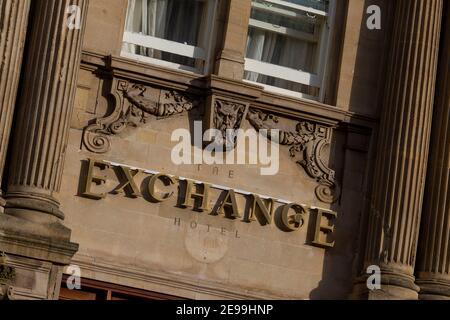 Extérieur avant de l'hôtel Exchange à Cardiff Bay, février 2021. Récemment rouverte en octobre 2020, elle est fermée en raison du blocage du coronavirus jusqu'en avril Banque D'Images