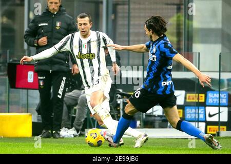 MILAN, ITALIE - 2 FÉVRIER: Federico Bernardeschi de Juventus, Matteo Darmian d'Internazionale pendant le match de Coppa Italia entre Internazionale an Banque D'Images