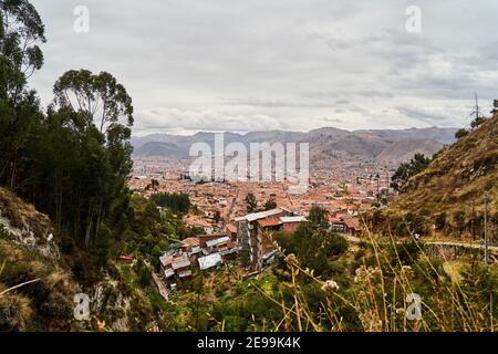 Vue d'en haut à cusco du gaman de l'arnaque, Sacsayhuaman, l'ancienne capitale de l'inca cultre dans la vallée sacrée dans les andes, Pérou, Sou Banque D'Images