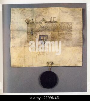 diplôme de Charles VII en faveur de Gilles de Rais, Sully-sur-Loire. Septembre 1429. Parchemin, sceau de majesté de Charles VII sur lacs de soie rouge Banque D'Images