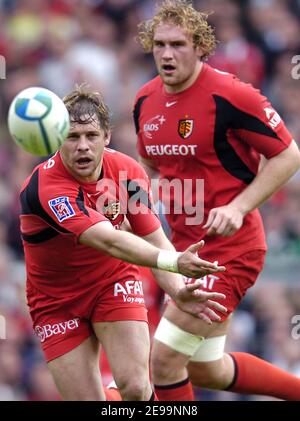 Cedric Heyman et Romain Millo-Chluski de Toulouse en action lors de la finale du quart de coupe Heineken, Stade Toulousain vs Leinster, au stade de Toulouse, France, le 1er avril 2006. Le match a pris fin au Stade Toulousain 36 - Leinster 41. Photo de Nicolas Gouhier/CAMELEON/ABACAPRESS.COM Banque D'Images