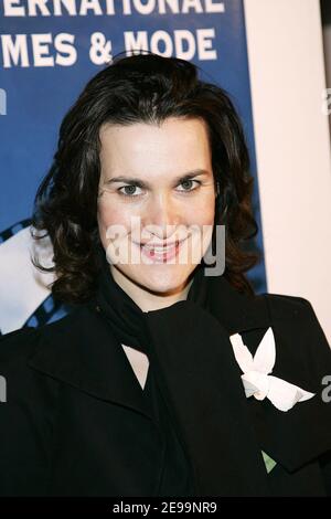 L'actrice française Armelle Lasniak participe au 1er festival international du cinéma, des costumes et des modes à l'espace Pierre Cardin à Paris, en France, le 31 mars 2006. Photo de Laurent Zabulon/ABACAPRESS.COM. Banque D'Images