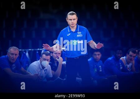 Karlsruhe, Allemagne. 03ème fév. 2021. Entraîneur Samuel Tucker DeVoe (Lions) gestes. GES/Basketball/ProA: PSK Lions - Uni paniers Paderborn, 03.02.2021 - | usage dans le monde crédit: dpa/Alay Live News Banque D'Images