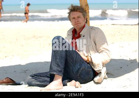 L'acteur français Xavier Deluc pose lors du premier Festival international de télévision de Djerba, en Tunisie, le 28 avril 2006. Photo de Bruno Klein/ABACAPRESS.COM Banque D'Images