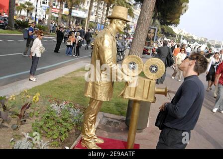 Athmosphère lors du 59e Festival de Cannes, à Cannes, en France, le 19 mai 2006. Photo par Axelle de russe/ABACAPRESS.COM Banque D'Images