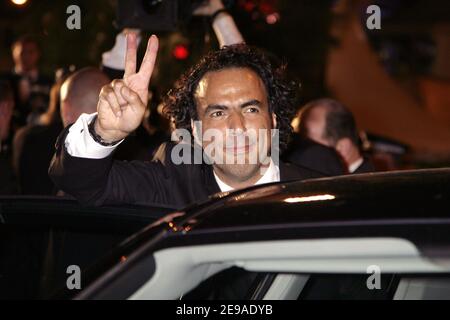 Le réalisateur mexicain Alejandro Gonzalez Inarritu après la projection de son film "Babel" présenté hors compétition pendant le 59ème Festival de Cannes, le 23 mai 2006. Photo de Hahn-Nebinger-Orban/ABACAPRESS.COM Banque D'Images