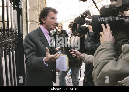 Jack Lang, membre du parti socialiste et ancien ministre de la Culture, assiste à une réunion au siège social socialiste à Paris, en France, le 23 mai 2006. Cette réunion est organisée chaque mardi. Photo de Mousse/ABACAPRESS.COM Banque D'Images