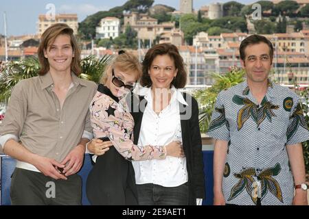 Andy Gillet, Arielle Dombasle, la réalisatrice Anne Fontaine et Jean-Chrétien Sibertin-blanc posent pour les médias lors de la séance photo de la Nouvelle chance. Au 59e Festival du film à Cannes, en France, le 25 mai 2006. Photo de Hahn-Nebinger-Orban/ABACAPRESS.COM Banque D'Images