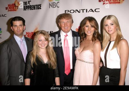 Donald Trump avec sa femme Melania Knauss et ses enfants, Donald Jr., Tiffany et Ivanka arrivent à la finale de la saison « The Apprentice » qui a eu lieu à la Mart. Dans le centre-ville de Los Angeles, CA, USA le 5 juin 2006. Photo de Steve Levy/ABACAPRESS.COM Banque D'Images