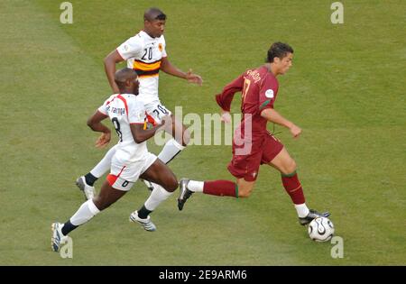 Cristiano Ronaldo du Portugal en action lors de la coupe du monde 2006, Groupe D, Angola vs Portugal à Cologne, Allemagne, le 11 juin 2006. Le Portugal a gagné 1-0. Photo de Gouhier-Hahn-Orban/Cameleon/ABACAPRESS.COM Banque D'Images