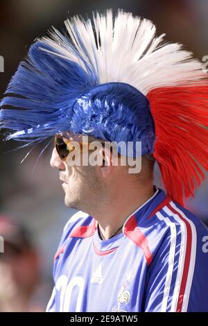 Fan de la France lors de la coupe du monde 2006, Groupe G, France contre Suisse à Stuttgart, Allemagne, le 13 juin 2006. Le match s'est terminé par le tirage au sort de 0-0. Photo de Gouhier-Hahn-Orban/Cameleon/ABACAPRESS.COM Banque D'Images