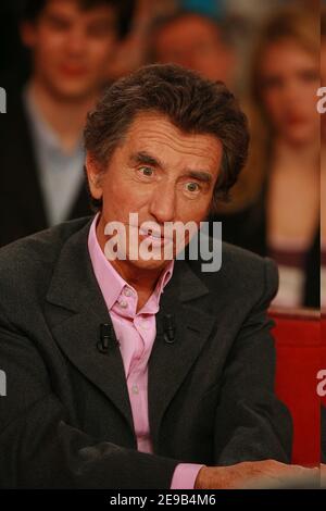 Jack Lang lors de l'enregistrement de l'émission Dimanche a Paris, France, le 10 mai 2006. Photo Max Colin/ABACAPRESS.COM Banque D'Images