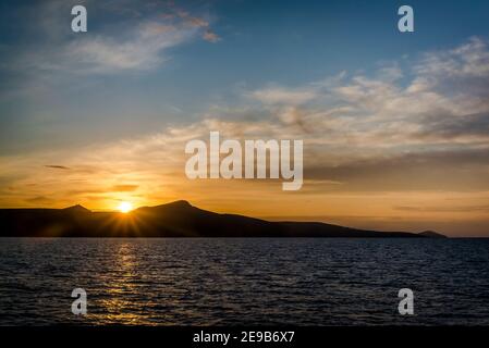 Paysage marin au lever du soleil, archipel de Zadar, Dalmatie, Croatie Banque D'Images