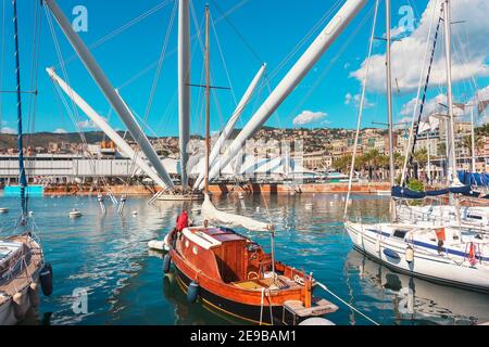 Bigo, Porto Antico (Vieux Port), Gênes, Ligurie, Italie Banque D'Images