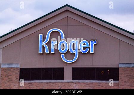 Athènes, États-Unis. 02 février 2021. Le logo Kroger est visible dans l'un de leurs magasins d'Athènes. Crédit : SOPA Images Limited/Alamy Live News Banque D'Images