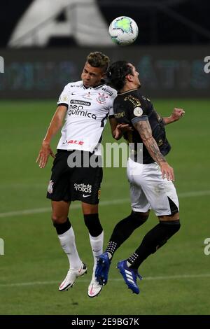 SÃO PAULO, SP - 03.02.2021: CORINTHIENS X CEARÁ - Cantillo et Vina pendant le match entre Corinthiens et Ceará tenu à Neo Química Arena à São Paulo, SP. Le match est valable pour le 34e tour du Brasileirão 2020. (Photo: Marco Galvão/Fotoarena) Banque D'Images