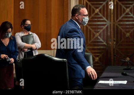 Washington, États-Unis. 03ème février 2021. Miguel A. Cardona part à la suite de son audition de confirmation pour être secrétaire de l'éducation au comité sénatorial de la santé, de l'éducation, du travail et des pensions à Capitol Hill à Washington, DC, Etats-Unis le 3 février 2020. Photo par Anna Moneymaker/Pool/ABACAPRESS.COM crédit: Abaca Press/Alay Live News Banque D'Images