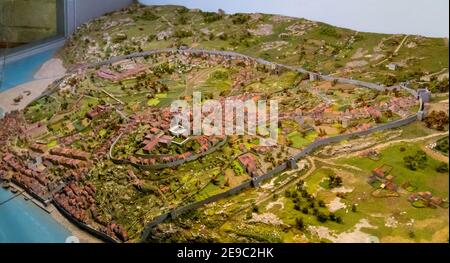 Portugal, Porto, 06 octobre 2018 : diorama de la vieille ville de Porto au musée. Modèle miniature de la ville. Exposition historique. Banque D'Images