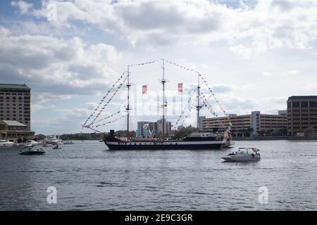 Samedi 30 janvier 2021 ; Tampa, Floride, États-Unis ; VUE générale du navire de Pirate Jose Gasparilla à Sparkman Wharf, partie de l'expérience Super Bowl à Tam Banque D'Images