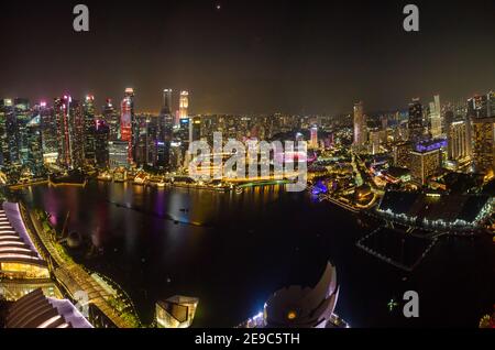 Vue aérienne panoramique sur Singapour, port en front de mer du centre-ville Banque D'Images