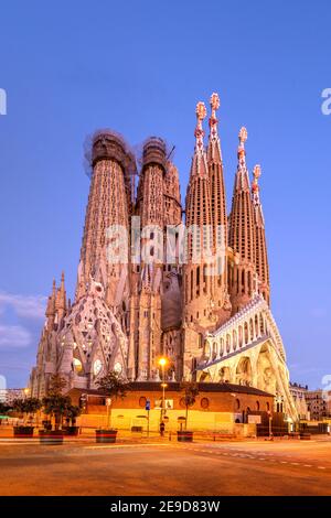 La façade passion de l'église de la basilique de la Sagrada Familia, Barcelone, Catalogne, Espagne Banque D'Images