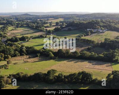 Vue aérienne de la charmante campagne vallonnée à Dorset, Angleterre, royaume-uni en été Banque D'Images