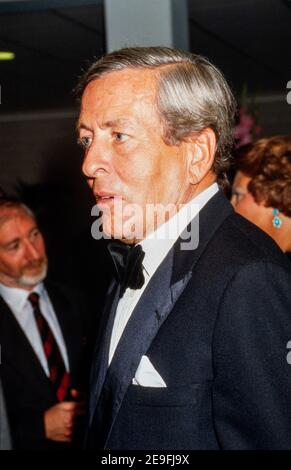 ENSCHEDE, PAYS-BAS - 09 SEPTEMBRE 1988 : le prince Claus, époux de la reine néerlandaise Beatrix, visite de l'ouverture du nouveau centre musical dans la ville d'Ensche Banque D'Images