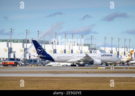 Munich, Allemagne - février 04. 2021 : vol spécial de Lufthansa LH2575 depuis Mount Pleasant sur les terres MPN des îles Falkland à l'aéroport de Munich MUC Banque D'Images