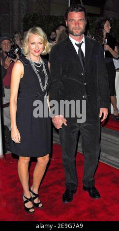 L'actrice Naomi Watts et l'actrice copain Liev Schreiber assistent au dîner de gala annuel d'automne des New Yorkers for Children qui s'est tenu à Cipriani sur la 42e rue à New York City, NY, États-Unis, le 21 septembre 2006. Photo de Gregorio Binuya/ABACAPRESS.COM Banque D'Images