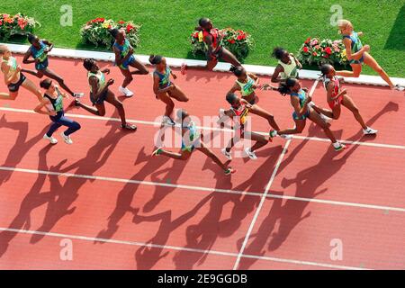 Atmosphère pendant la rencontre sportive féminine de 5000m gaz de France au Stade de France à Saint-Denis près de Paris, France, le 8 juillet 2006. Photo de Medhi Taamallah/Cameleon/ABACAPRESS.COM Banque D'Images