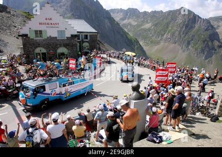 Atmosphère au col du tourmalet dans les montagnes des Pyrénées, au sud de la France, pendant le Tour de France 2006, le 13 juillet 2006. Photo Manuel Blondeau/Cameleon/ABACAPRESS.COM Banque D'Images