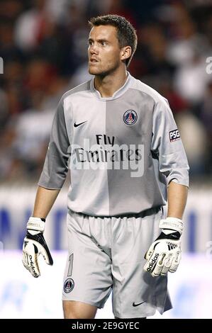 Mickael Landreau du PSG lors du match de football de la première ligue française, Paris-Saint-Germain vs Lille au stade du Parc des Princes à Paris, France, le 19 août 2006. PSG a gagné 1-0. Photo de Christian Liewig/ABACAPRESS.COM Banque D'Images