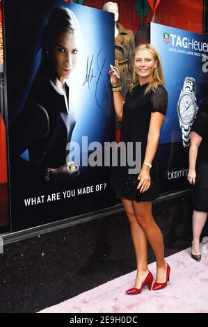 Le joueur de tennis Maria Sharapova fait une apparition à Bloomingdale's pour lancer la nouvelle MONTRE TAG Heuer le mardi 22 août 2006 à New York City, New York. Photo de Gregorio Binuya/ABACAPRESS.COM Banque D'Images