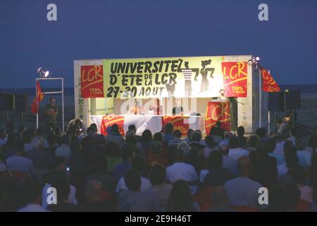 Leader du LCR (Ligue communiste révolutionnaire) Olivier Besancenot fréquente l'université d'été du Parti LCR à Port Leucate, France, le 28 août 2006. Photo de Manuel Blondeau/ABACAPRESS.COM Banque D'Images