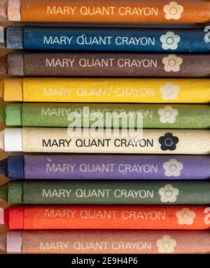 Les crayons des années 1960 se composent de la styliste britannique Mary Quantité Banque D'Images