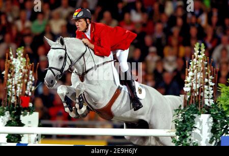 Christian Ahlmann en Allemagne sur son cheval 'Coster' lors de la compétition d'équipe de saut aux Championnats du monde Equestres de la FEI, à Aix-la-Chapelle, en Allemagne, le 31 août 2006. Photo de Edwin Cook/Cameleon/ABACAPRESS.COM Banque D'Images