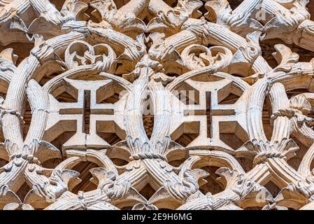 Ornement au monastère de Batalha au Portugal Banque D'Images