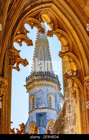 Ornement au monastère de Batalha au Portugal Banque D'Images