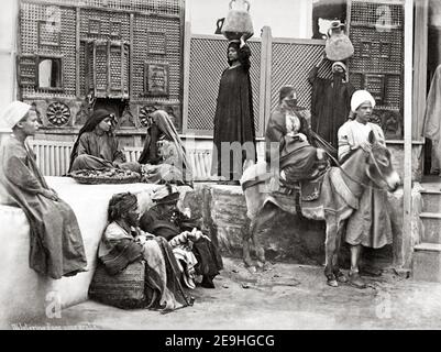 Photographie de la fin du XIXe siècle - Cour, le Caire, Égypte, vers 1880 Banque D'Images