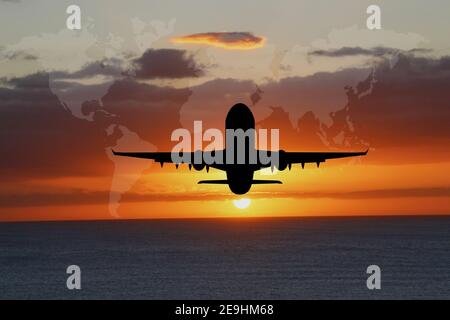 VOYAGE AU COUCHER DU SOLEIL Banque D'Images