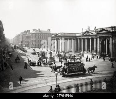 Photographie de la fin du XIXe siècle - scène de rue, Banque d'Irlande, Dublin, Irlande Banque D'Images